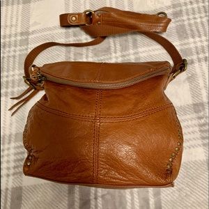 The Sak shoulder bag (Cognac)